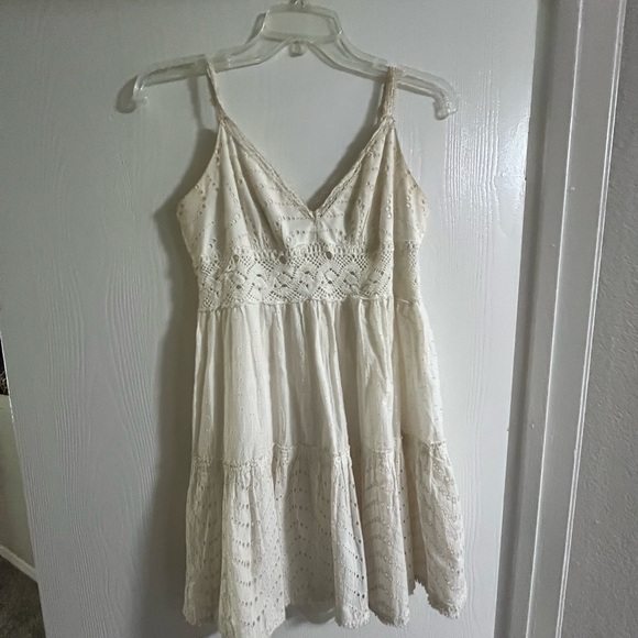 Cream Lace Sleeveless Dress - Picture 1 of 3